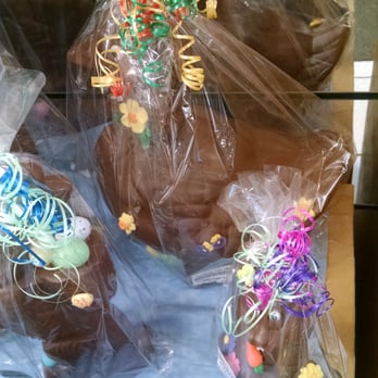 Oliver's Candies - Oliver's Easter Display 9 - Candy Stores Near Me - Batavia, New York