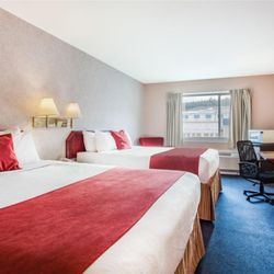 Ramada Limited 100 Mile House - Guest room