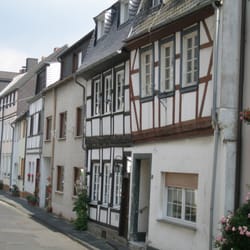 Altstadt & Umgebung - Gasse mit Fachwerkhäusern