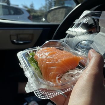 Nijiya Market - Salmon sashimi - International Grocery Near Me - San Mateo, California