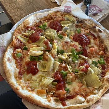 MOD Pizza - Lucy with red sauce and green peppers - Pizza Near Me - Brentwood, California MOD Pizza - Lucy with red sauce and green peppers - Pizza Near Me - Brentwood, California