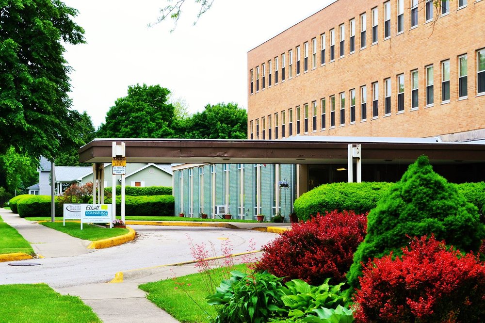 Elliott Counseling Group - grief counselor in Tuscola, IL