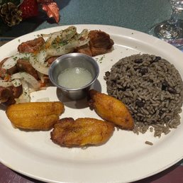 Pork, black rice and beans with plantains