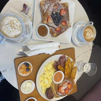 Utopia Caffe - Breakfast & Brunch Near Me - Tustin, California