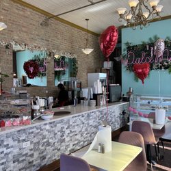 Dulce Mami Café Riverside - Inside