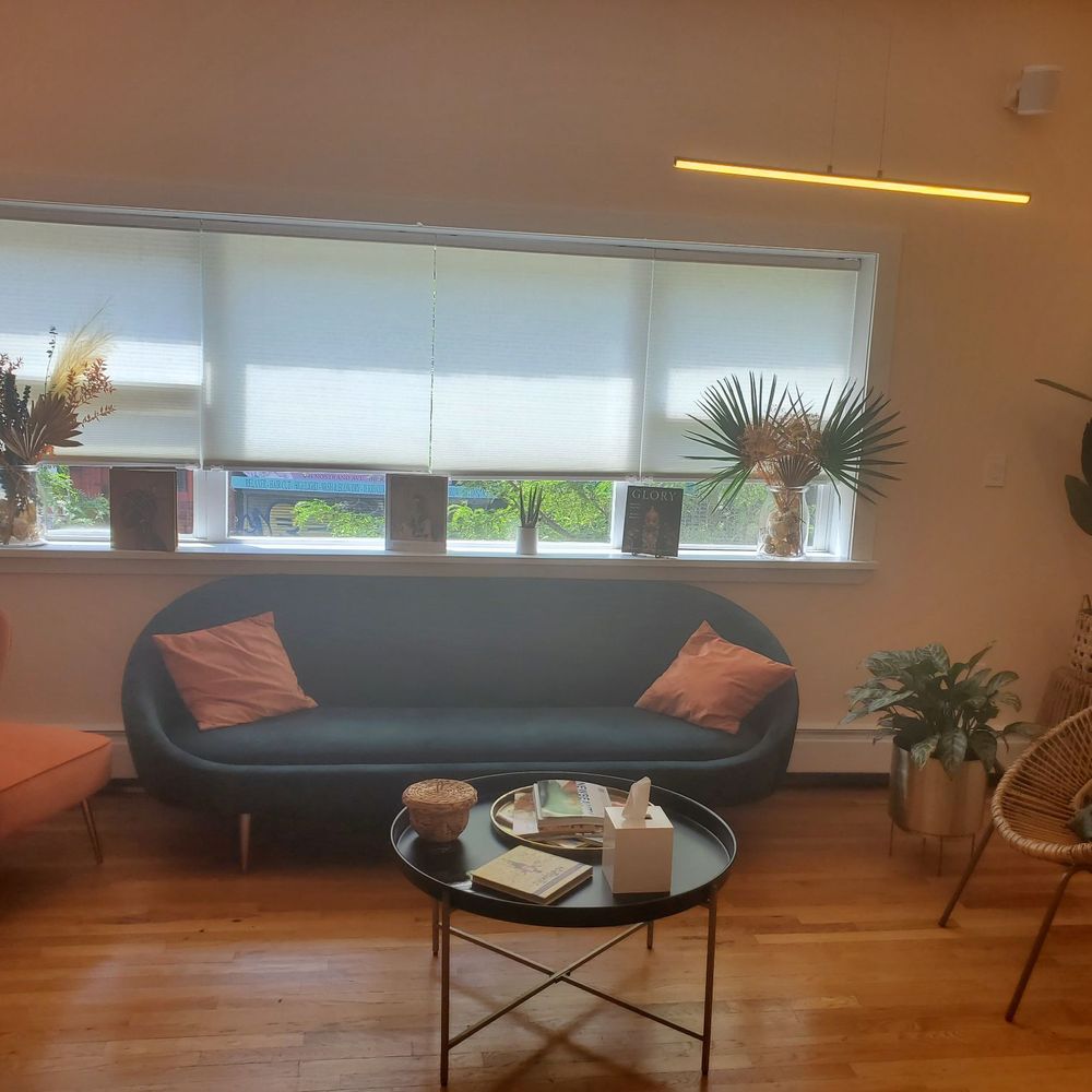 PeachFuzz Laser Studio - Waiting area - Laser Hair Removal Near Me - Brooklyn, New York PeachFuzz Laser Studio - Waiting area - Laser Hair Removal Near Me - Brooklyn, New York