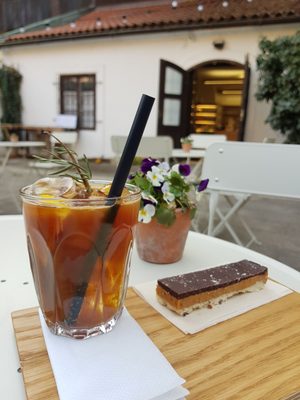 Café Truhlárna by null