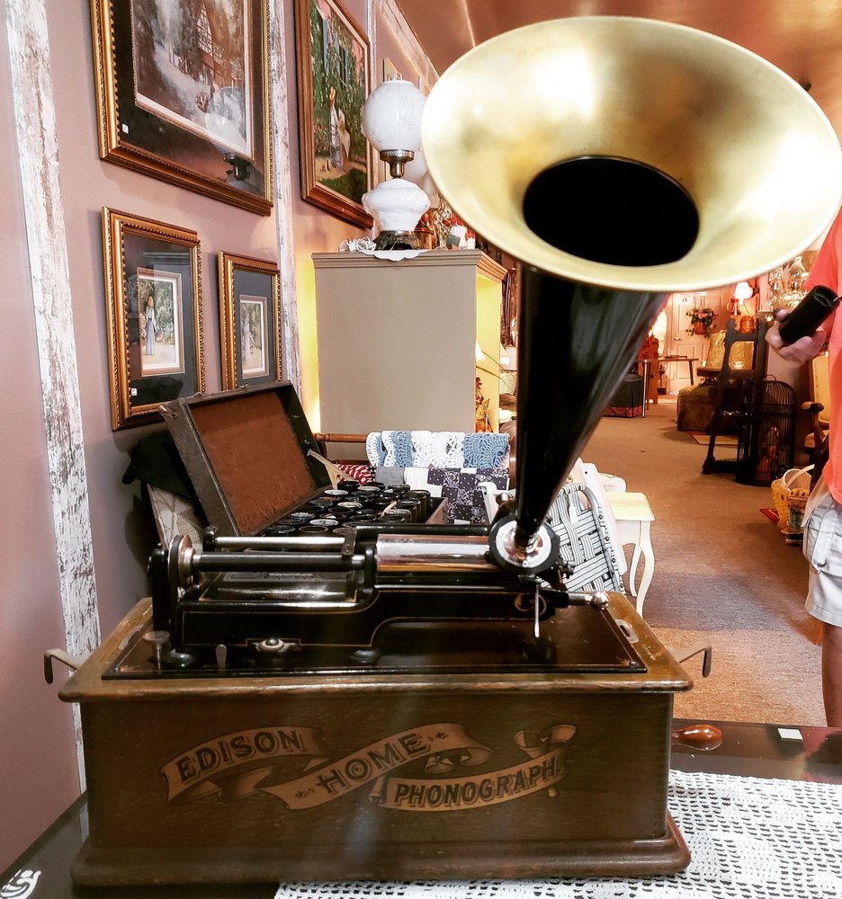 ROBIN’S LOFT RESALE & CONSIGNMENT 34 Photos 2958 Biddle Ave