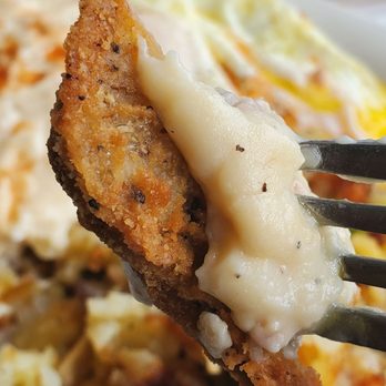 Dale's Diner - Chicken Fried Steak and eggs - Diners Near Me - Long Beach, California