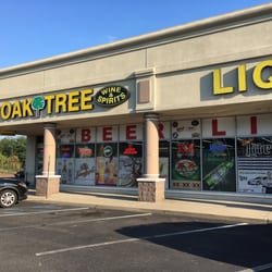 Oak Tree Discount Wines & Spirits - Exterior