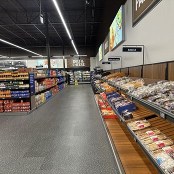 Aldi - Inside - Grocery Near Me - D'Iberville, Mississippi
