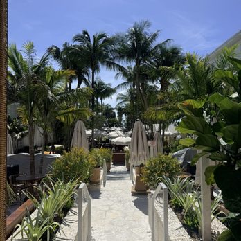 Delano - Walk to the pool - Hotels Near Me - Miami Beach, Florida