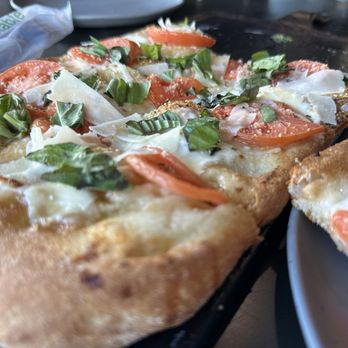 Wye Beer - Margherita flatbread - Breweries Near Me - Trafford, Pennsylvania Wye Beer - Margherita flatbread - Breweries Near Me - Trafford, Pennsylvania