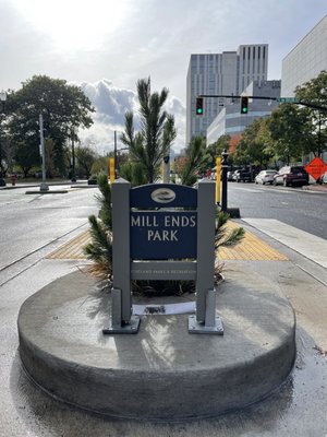 Mill Ends Park by null