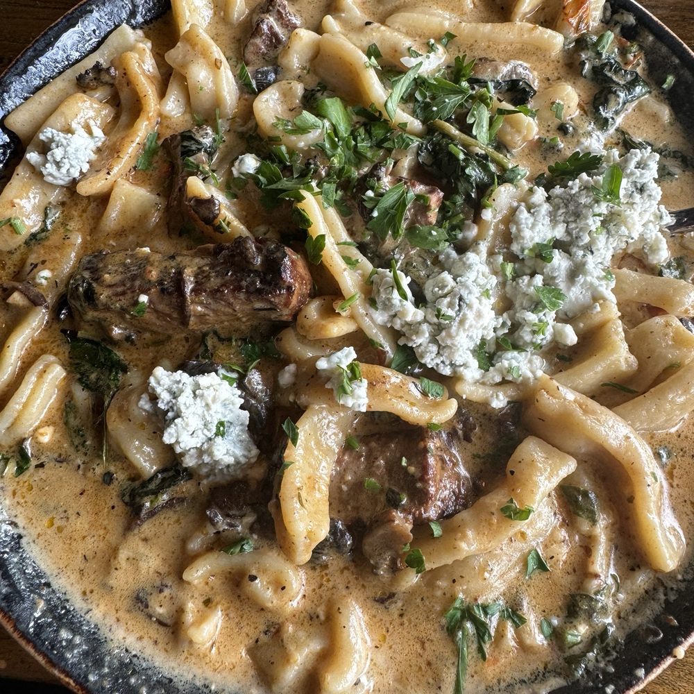 Olives & Peppers - Steak & Wild Mushroom Gorgonzola Pasta - Italian Near Me - Trafford, Pennsylvania