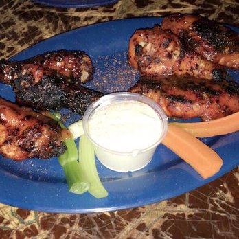 Dinosaur Bar-B-Que - chicken wings - half honey bbq half garlic chipotle - Barbeque Near Me - Syracuse, New York
