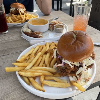 Sudwerk Brewing Co - Fried chicken sandwich - Breweries Near Me - Davis, California