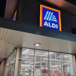 ALDI - Outside Aldi - Little Creek Road, Noefolk