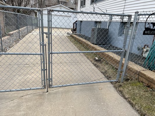 LARRY BROWN FENCING - Updated July 2025 - 13 Photos - 1428 E