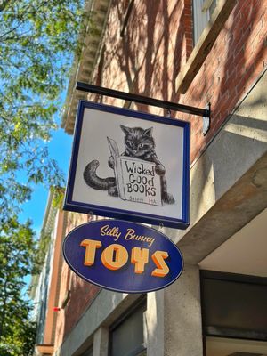 Wicked Good Books by null