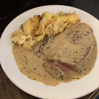 Moustache - Echt original alte Traditionell  französische Küche  Der gratin dauphinois schmeckt super mit eine Hüfte Steak blutig - French Near Me - Berlin, BE