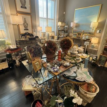 Elliott's - Antiques Near Me - Frederick, Maryland