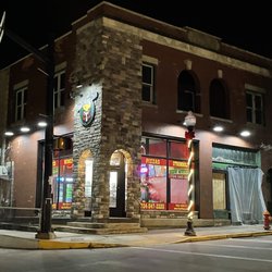 Fox's Pizza Den - Newly renovated clean space!!