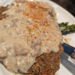 Three Peaks Kitchen + Bar - Country fried steak