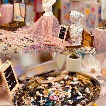 YouJian Studio - Used, Vintage & Consignment Near Me - Hacienda Heights, California