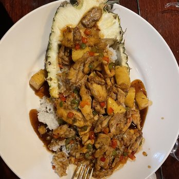 Bahama Breeze - Jerk chicken pineapple bowl - Seafood Near Me - Raleigh, North Carolina Bahama Breeze - Jerk chicken pineapple bowl - Seafood Near Me - Raleigh, North Carolina