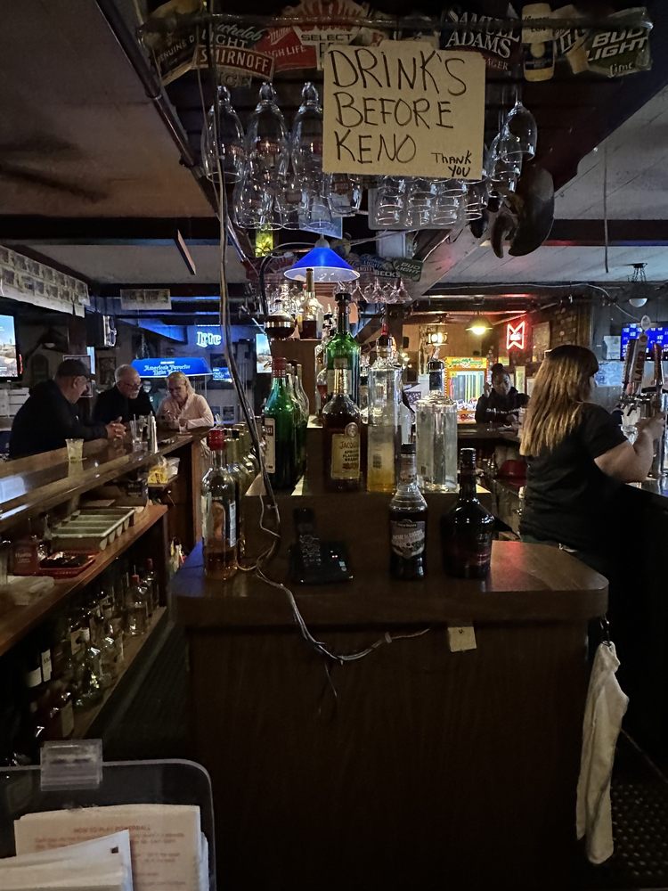 MERRILL COCKTAIL LOUNGE Updated September 2024 535 N Broadway, East