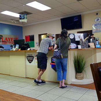 Laye's Tire Service - Very nice service counter. - Tires Near Me - Avon Park, Florida