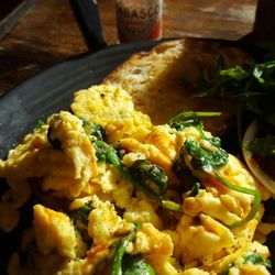Cool Katz - Scrambled eggs w spinach and sourdough.