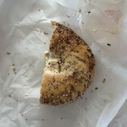 Everything Bagel w/veggie cream cheese