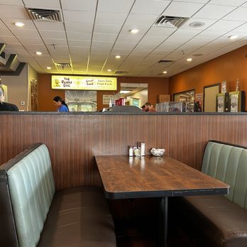 Poodle Dog - Inside - Breakfast & Brunch Near Me - Fife, Washington