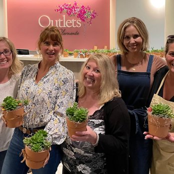 Outlets at San Clemente - Outlet Stores Near Me - San Clemente, California