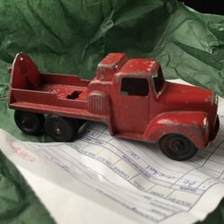 High Springs Antiques Mall - Found this old tootsietoy truck at the place