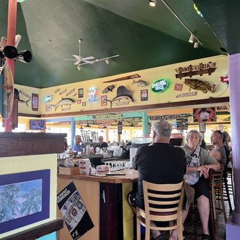 Pinchers - Inside - Seafood Near Me - Fort Myers Beach, Florida