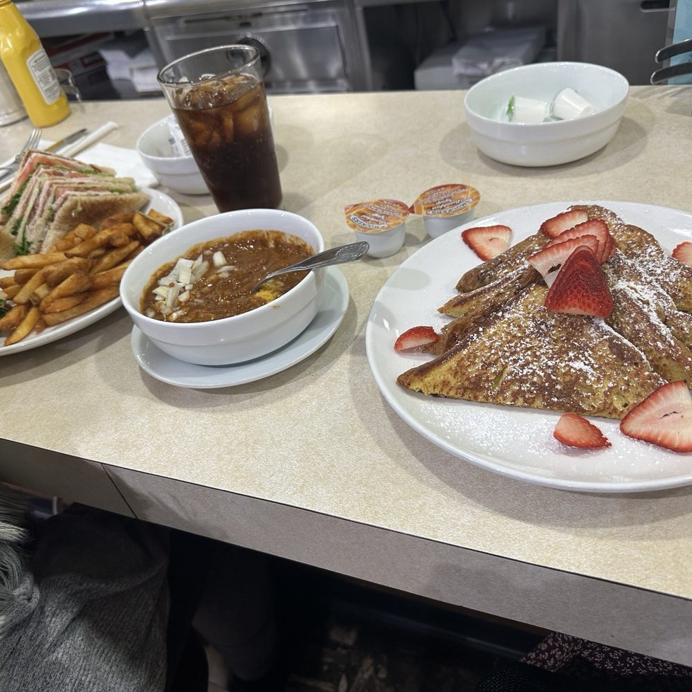 French Toast, chili and Turkey Sandwich French Toast, chili and Turkey Sandwich