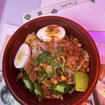 Mingalar Sushi - Thick noodle salad - Sushi Bars Near Me - Honolulu, Hawaii