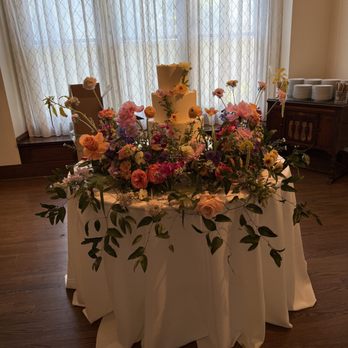 CJ's Off the Square - Wedding cake - Venues & Event Spaces Near Me - Franklin, Tennessee