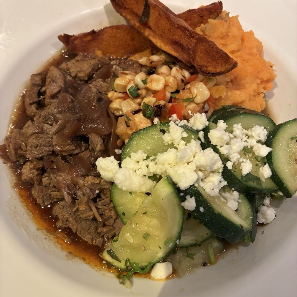 Aqui Cal-Mex - Sonora Braised Beef plate - Mexican Near Me - San Jose, California Aqui Cal-Mex - Sonora Braised Beef plate - Mexican Near Me - San Jose, California