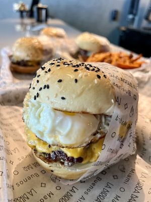 La Birra Bar (Burgers) - Wynwood by null