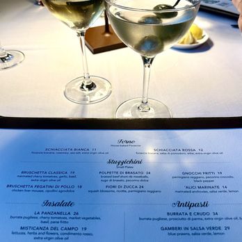 Tre Dita - Moscato and Dirty Martini - Italian Near Me - Chicago, Illinois