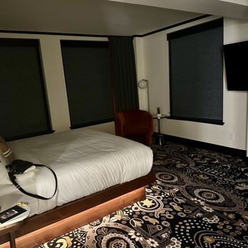 The LaSalle Hotel - Junior suite main bed - Hotels Near Me - Bryan, Texas The LaSalle Hotel - Junior suite main bed - Hotels Near Me - Bryan, Texas