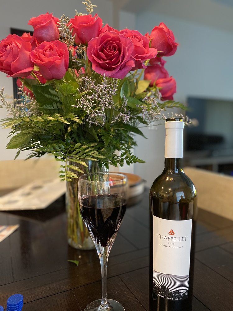 PETALS AND PRESENTS Updated August 2024 30 Photos & 18 Reviews 20451 S Tamiami Trail