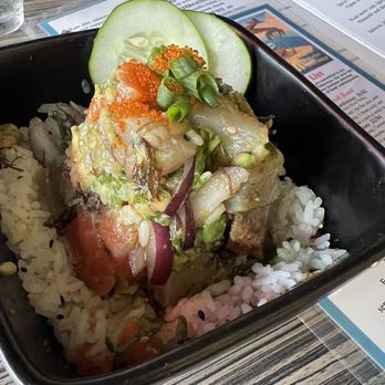 The Dolphin - Poke type bowl. Avocado not fresh - Seafood Markets Near Me - Hanalei, Hawaii