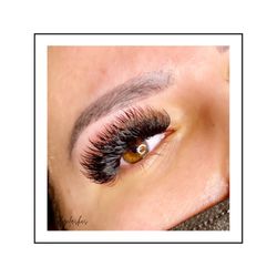 LL Lash Lounge - Dramatic Volume!