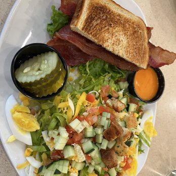 Sunny Street Cafe - BLT hand half salad - Breakfast & Brunch Near Me