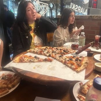 Brick Oven Pizzeria - Pizza Near Me - Glendale, California